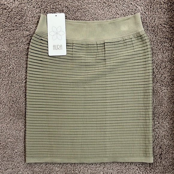 Matching Set - Picture 3 of 3